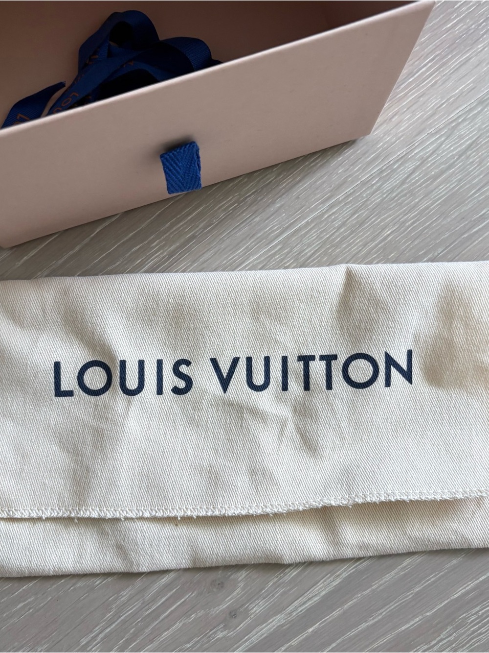 Louis Vuitton Dust bag and gift box - Picture 7 of 12